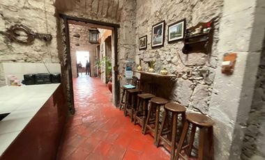 Se vende casa en el corazón del centro histórico media cuadra de plaza de armas