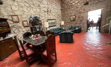 Se vende casa en el corazón del centro histórico media cuadra de plaza de armas