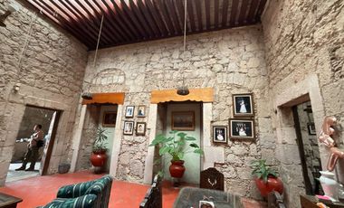 Se vende casa en el corazón del centro histórico media cuadra de plaza de armas