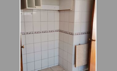 EN VENTA, Casa de 5 dormitorios, 3 baños mas servicios, La reina
