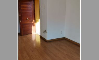 EN VENTA, Casa de 5 dormitorios, 3 baños mas servicios, La reina