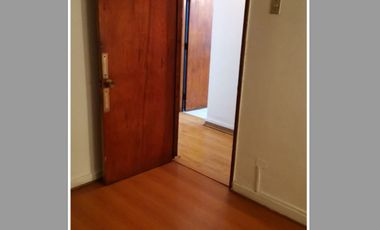 EN VENTA, Casa de 5 dormitorios, 3 baños mas servicios, La reina