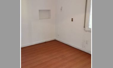 EN VENTA, Casa de 5 dormitorios, 3 baños mas servicios, La reina
