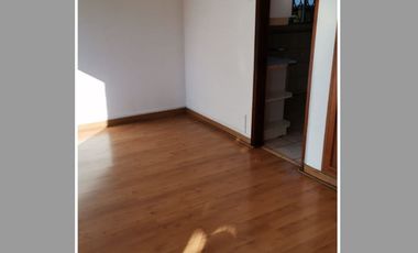 EN VENTA, Casa de 5 dormitorios, 3 baños mas servicios, La reina