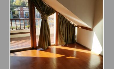 EN VENTA, Casa de 5 dormitorios, 3 baños mas servicios, La reina