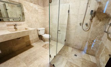 Se Renta amplio Pent-house con vista panorámica al cetro histórico de la de ciudad de Morelia; excelente ubicación a una cuadra de av. Camelinas