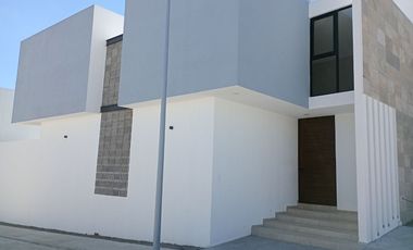CASA EN VENTA EN LOMALTA TRES MARIAS MORELIA