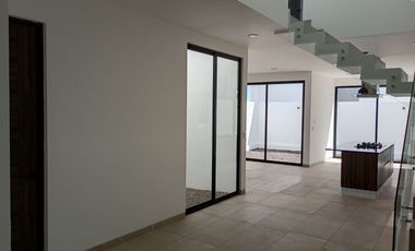 CASA EN VENTA EN LOMALTA TRES MARIAS MORELIA