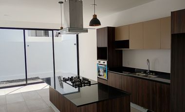 CASA EN VENTA EN LOMALTA TRES MARIAS MORELIA