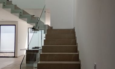 CASA EN VENTA EN LOMALTA TRES MARIAS MORELIA