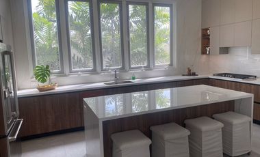 VENTA Y ALQUILER DE CASA EN URB. AIRES DE BATAN .