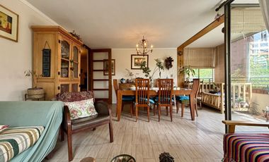 Se Vende Amplio 3 Dormitorios + Servicio. Estacionamiento + Bodega. Las Condes, Colón Oriente.