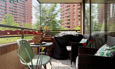 Se Vende Amplio 3 Dormitorios + Servicio. Estacionamiento + Bodega. Las Condes, Colón Oriente.