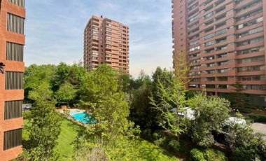 Se Vende Amplio 3 Dormitorios + Servicio. Estacionamiento + Bodega. Las Condes, Colón Oriente.