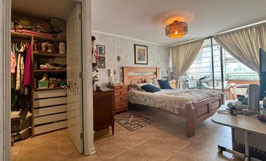 Se Vende Amplio 3 Dormitorios + Servicio. Estacionamiento + Bodega. Las Condes, Colón Oriente.