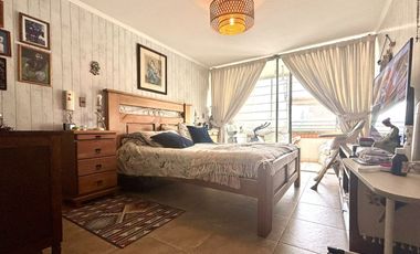 Se Vende Amplio 3 Dormitorios + Servicio. Estacionamiento + Bodega. Las Condes, Colón Oriente.