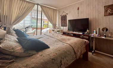 Se Vende Amplio 3 Dormitorios + Servicio. Estacionamiento + Bodega. Las Condes, Colón Oriente.