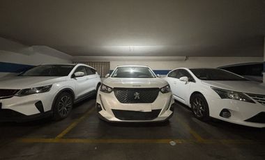 Se Vende Amplio 3 Dormitorios + Servicio. Estacionamiento + Bodega. Las Condes, Colón Oriente.