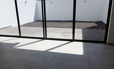 CASA EN VENTA EN LOMALTA TRES MARIAS MORELIA