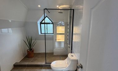 SE VENDE REMODELADA CASA EN HUERTOS FAMILIARES