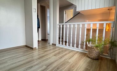 SE VENDE REMODELADA CASA EN HUERTOS FAMILIARES