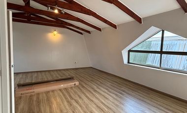 SE VENDE REMODELADA CASA EN HUERTOS FAMILIARES