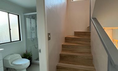 SE VENDE REMODELADA CASA EN HUERTOS FAMILIARES