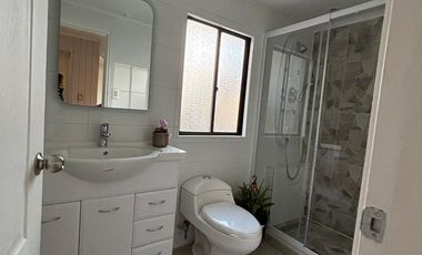 SE VENDE REMODELADA CASA EN HUERTOS FAMILIARES