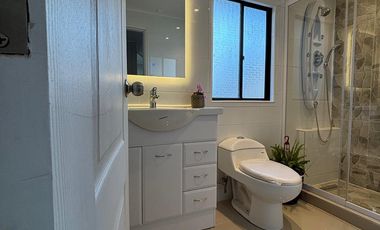 SE VENDE REMODELADA CASA EN HUERTOS FAMILIARES