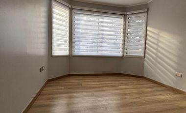 SE VENDE REMODELADA CASA EN HUERTOS FAMILIARES