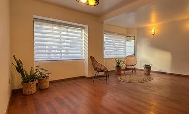 SE VENDE REMODELADA CASA EN HUERTOS FAMILIARES