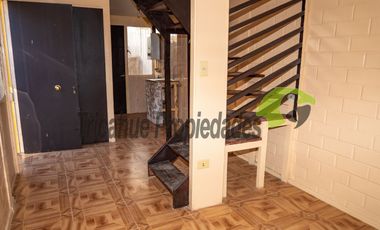 En Vicuña, arriendo de casa año corrido 2D,  1B y estacionamiento. $300.000