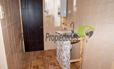 En Vicuña, arriendo de casa año corrido 2D,  1B y estacionamiento. $300.000