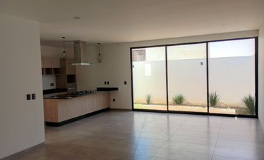 CASA EN VENTA EN LOMALTA TRES MARIAS MORELIA