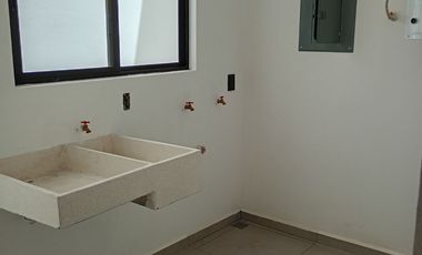 CASA EN VENTA EN LOMALTA TRES MARIAS MORELIA