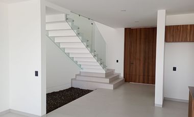 CASA EN VENTA EN LOMALTA TRES MARIAS MORELIA