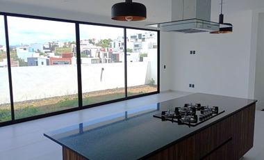 CASA EN VENTA EN LOMALTA TRES MARIAS MORELIA
