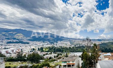 Venta Casa de Lujo en Caminos del Balcón – Ponceano Norte, Quito