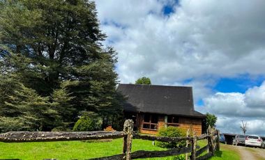 SE VENDE CASA EN PARCELACION PARQUE LOS VOLCANES LLANQUIHUE