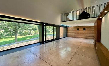 LAS CAÑADAS CASA EN VENTA PRECIOSA A CAMPO DE GOLF UNA SOLA PLANTA CON ALBERCA