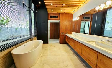 LAS CAÑADAS CASA EN VENTA PRECIOSA A CAMPO DE GOLF UNA SOLA PLANTA CON ALBERCA