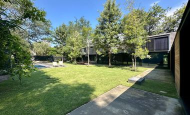 LAS CAÑADAS CASA EN VENTA PRECIOSA A CAMPO DE GOLF UNA SOLA PLANTA CON ALBERCA