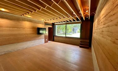 LAS CAÑADAS CASA EN VENTA PRECIOSA A CAMPO DE GOLF UNA SOLA PLANTA CON ALBERCA