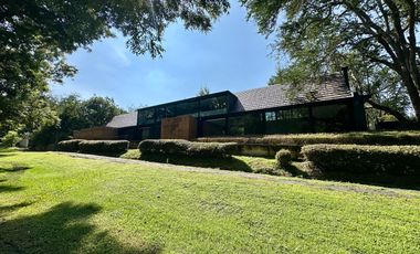 LAS CAÑADAS CASA EN VENTA PRECIOSA A CAMPO DE GOLF UNA SOLA PLANTA CON ALBERCA