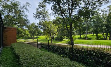 LAS CAÑADAS CASA EN VENTA PRECIOSA A CAMPO DE GOLF UNA SOLA PLANTA CON ALBERCA