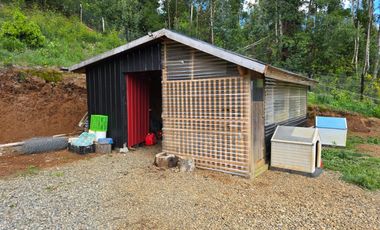 Hermosa Casa con Cabaña en Parcela — Altos de Piedra Blanca, Valdivia