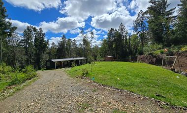 Hermosa Casa con Cabaña en Parcela — Altos de Piedra Blanca, Valdivia