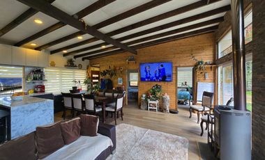 Hermosa Casa con Cabaña en Parcela — Altos de Piedra Blanca, Valdivia