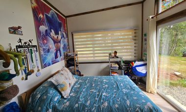 Hermosa Casa con Cabaña en Parcela — Altos de Piedra Blanca, Valdivia