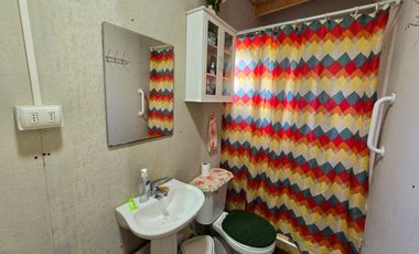 Hermosa Casa con Cabaña en Parcela — Altos de Piedra Blanca, Valdivia